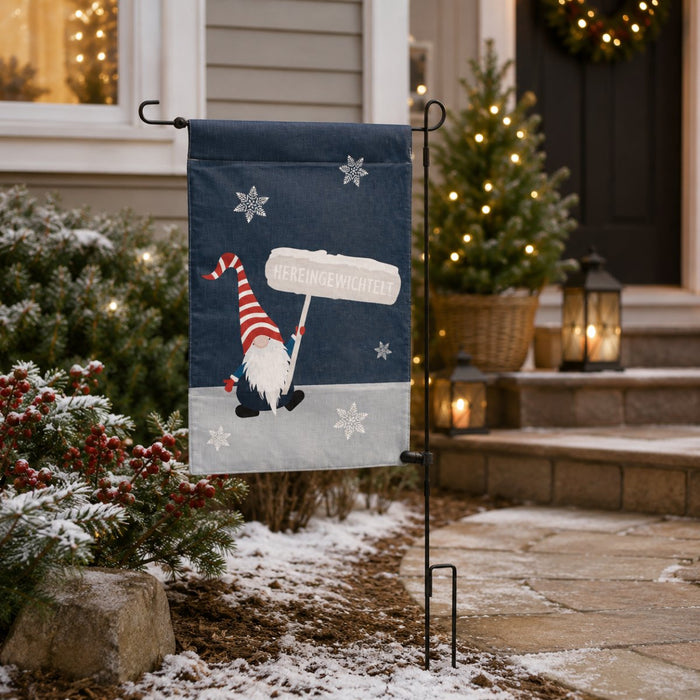 Riffelmacher Gartenfahne Weihnachten | Herzen gewichtelt Motiv | Grau | Stoff 32×45 / 90 cm | Weihnachtsdeko für außen | 13504